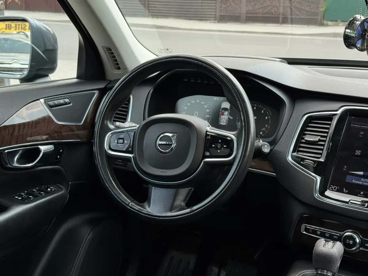 Volvo XC90 - fotografia 18