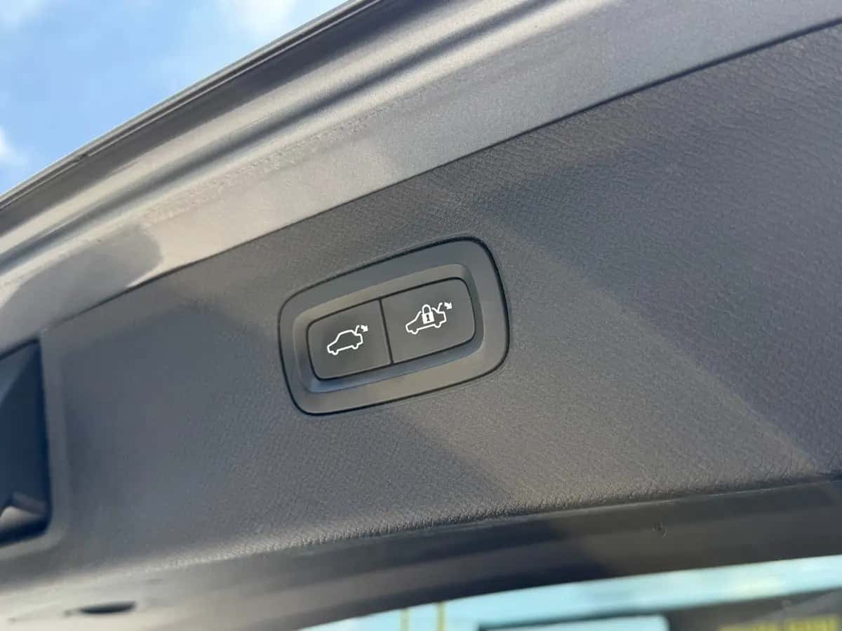 Volvo XC90 - fotografia 8