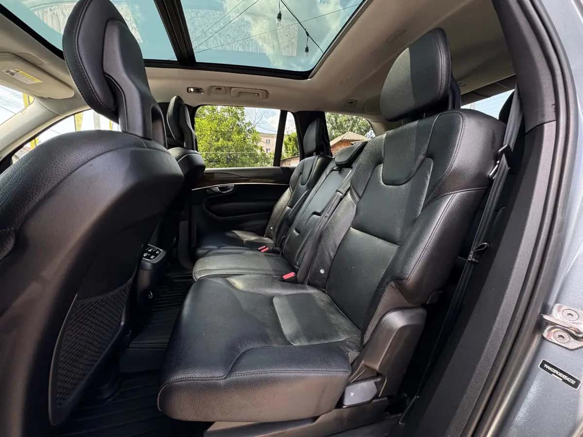 Volvo XC90 - fotografia 9