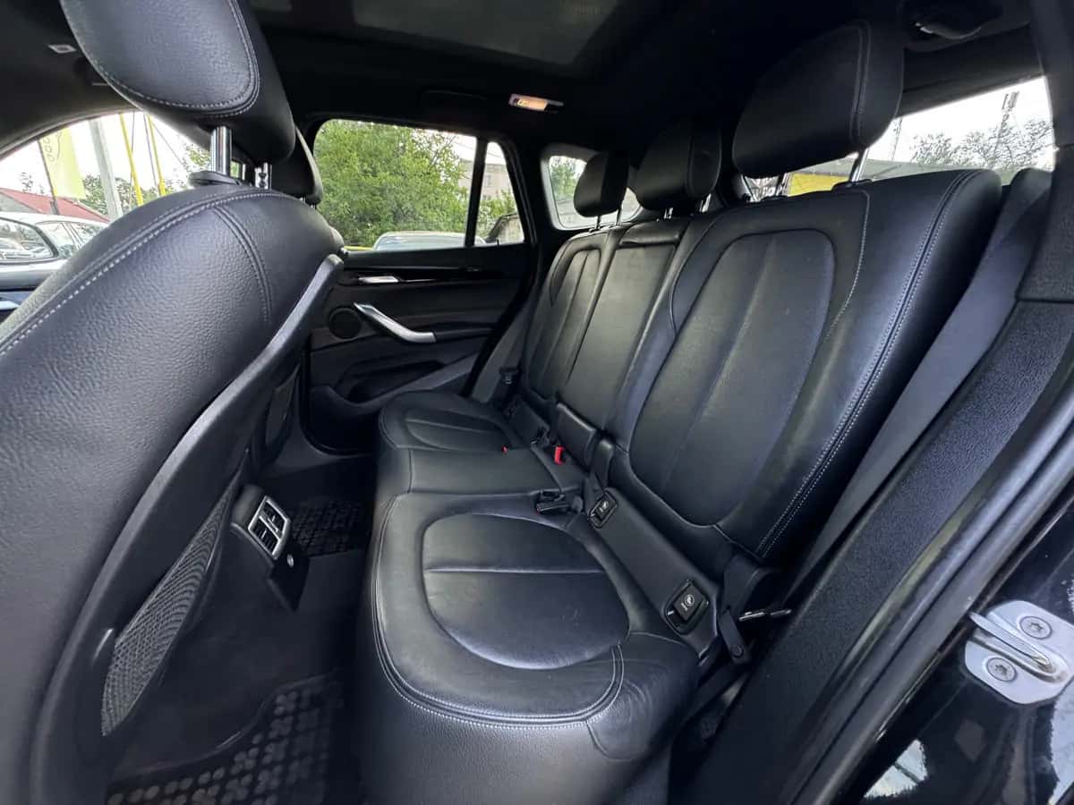 Bmw X1 - фото 7
