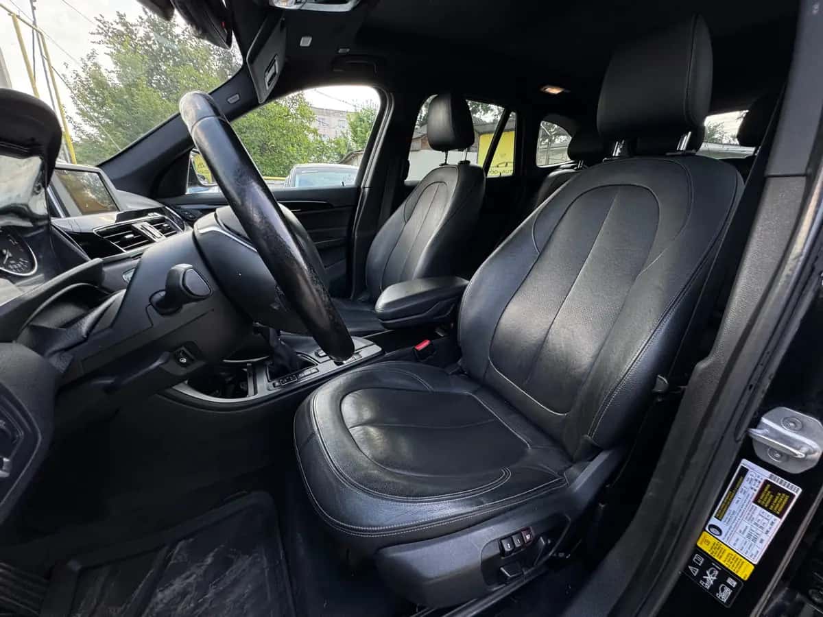Bmw X1 - фото 8