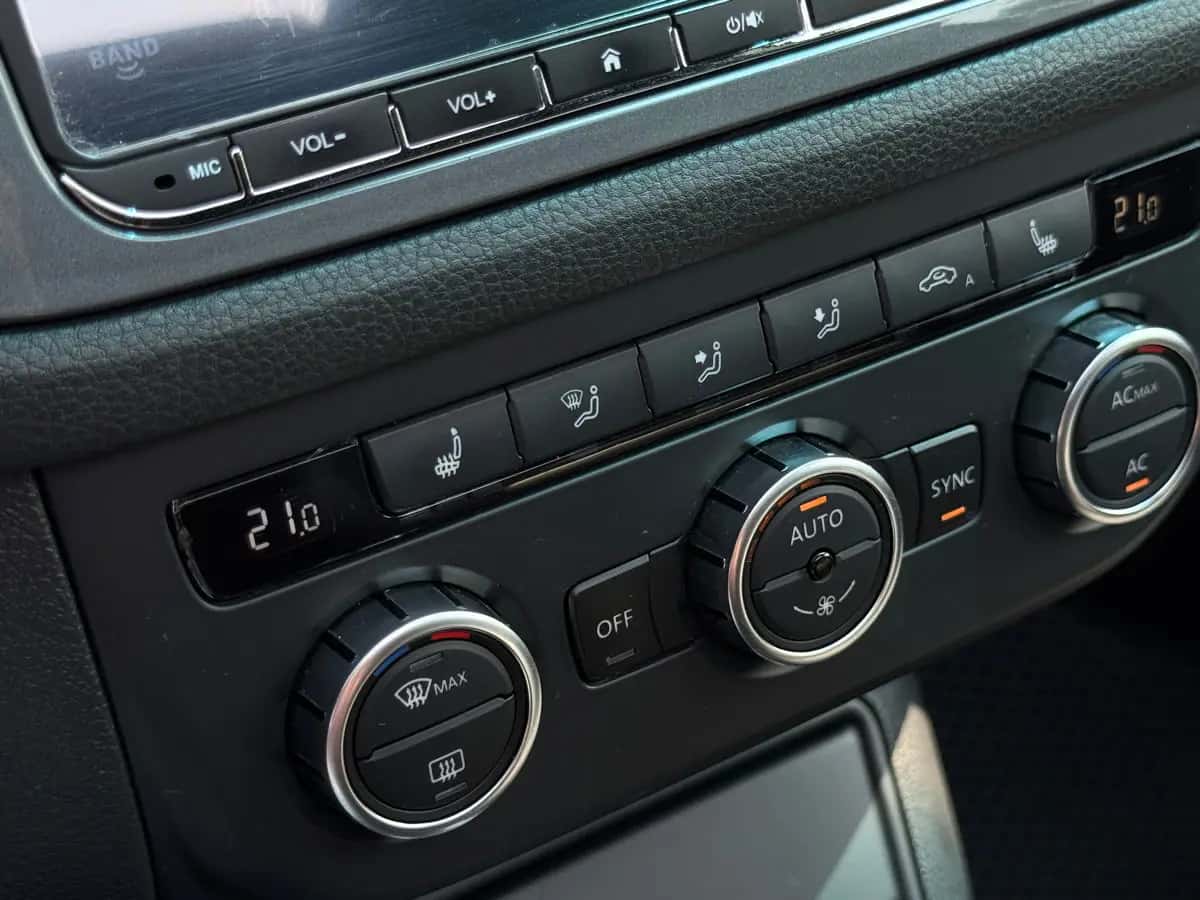 Volkswagen Tiguan - фото 14