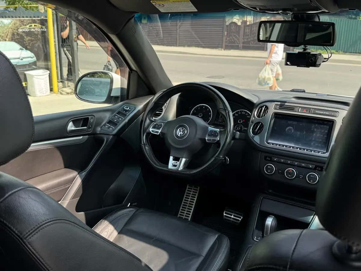 Volkswagen Tiguan - фото 17