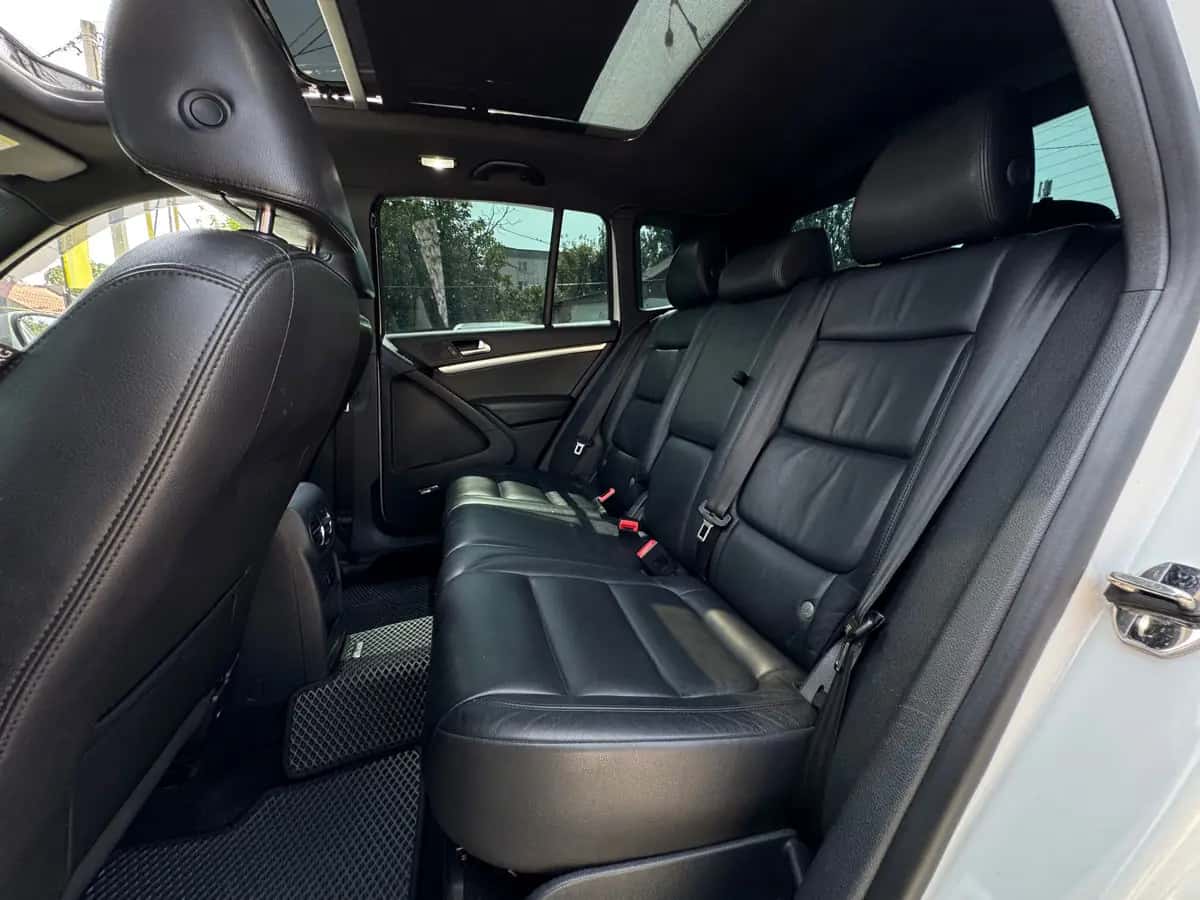 Volkswagen Tiguan - фото 8