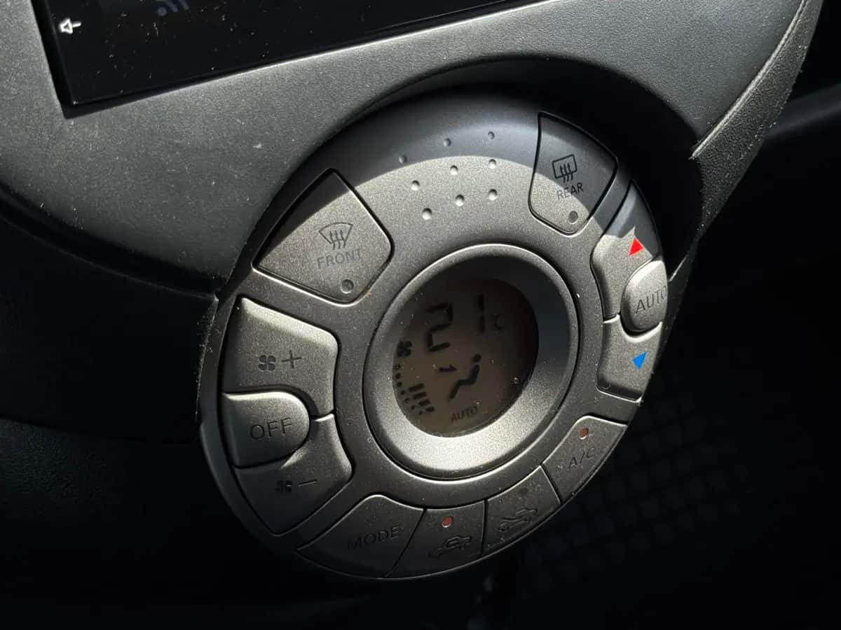 Nissan Micra - фото 13