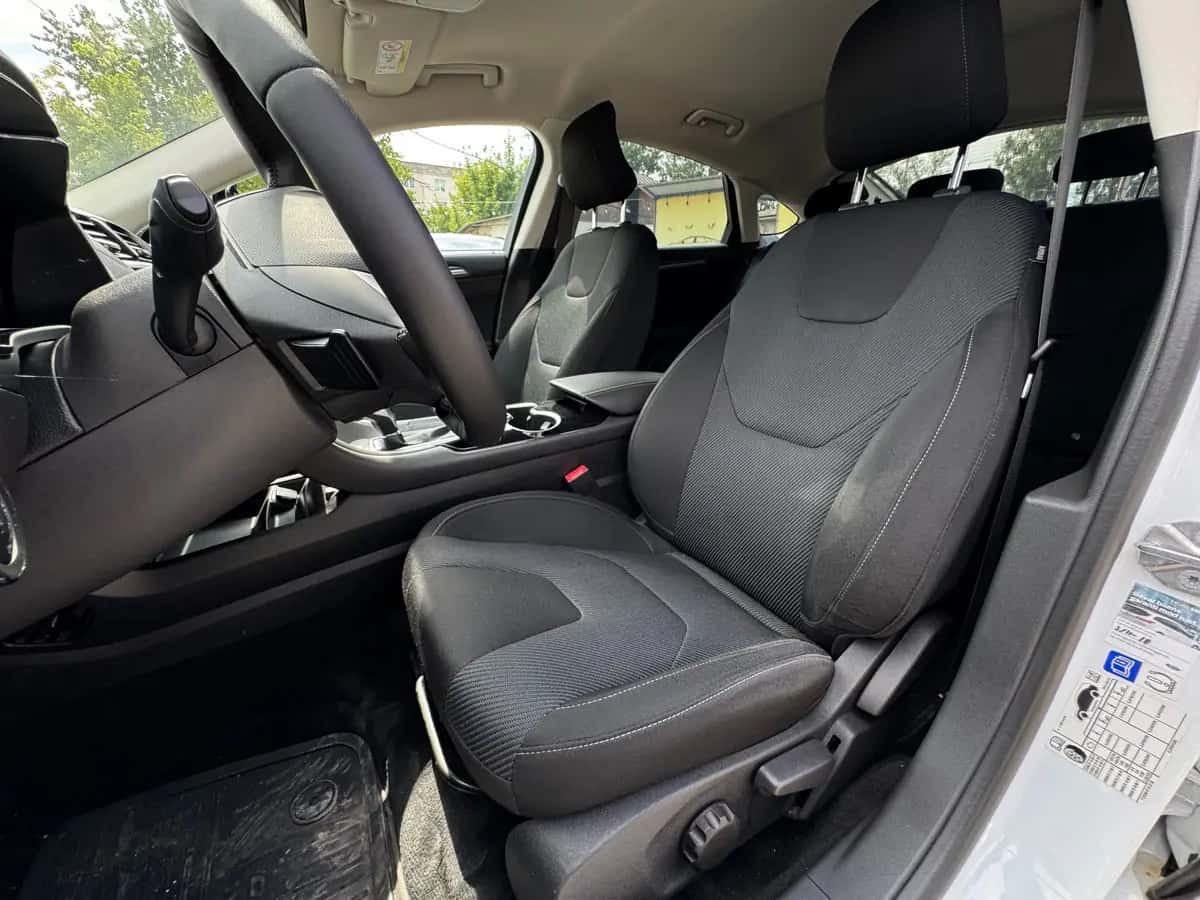 Ford Mondeo - fotografia 12