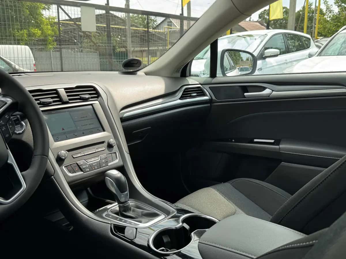 Ford Mondeo - fotografia 13