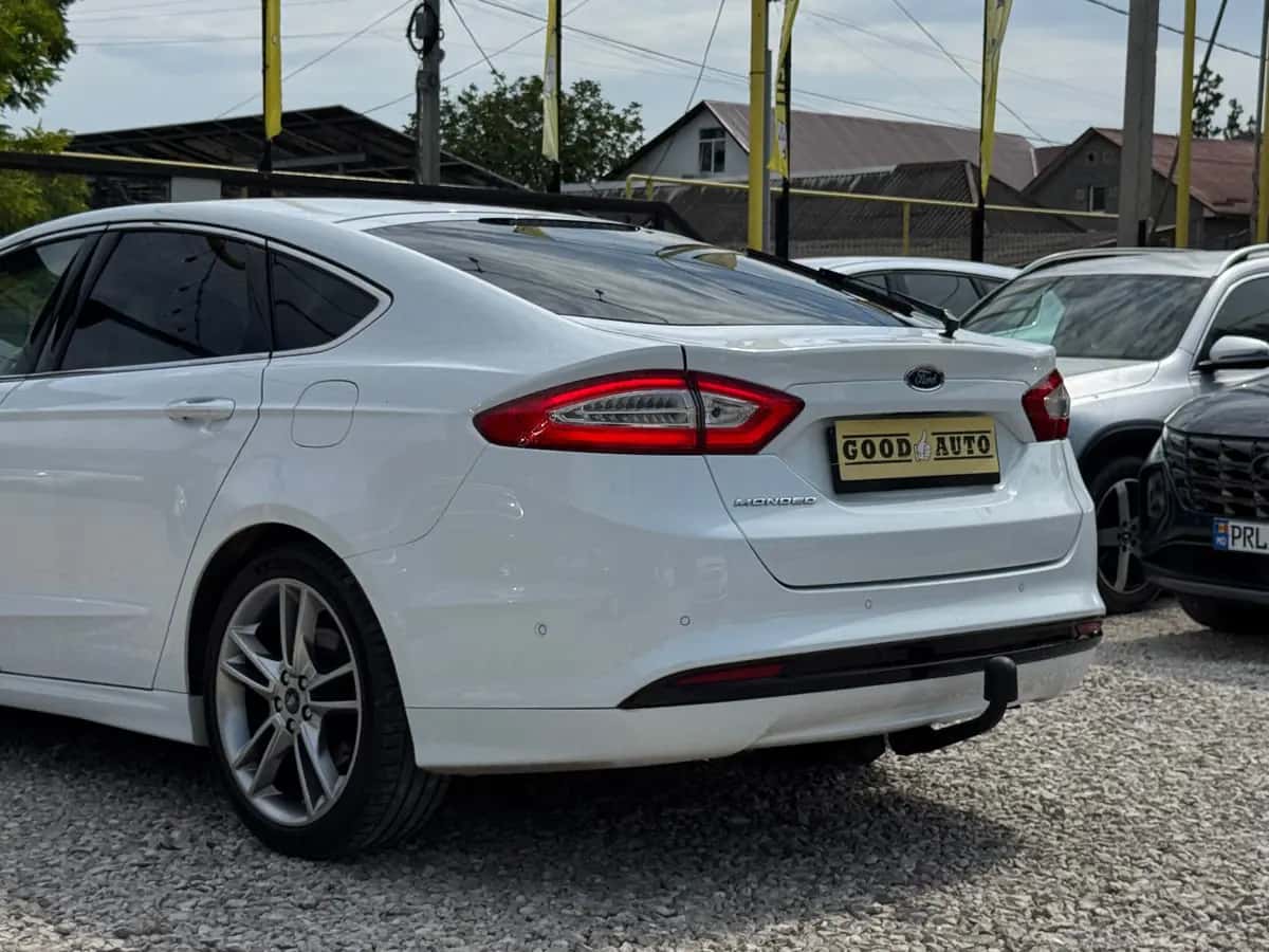 Ford Mondeo - fotografia 7