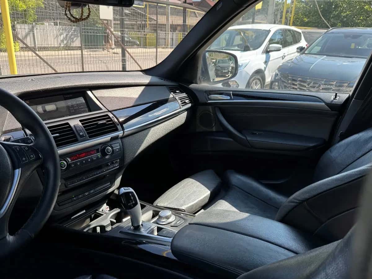Bmw X5 - фото 10