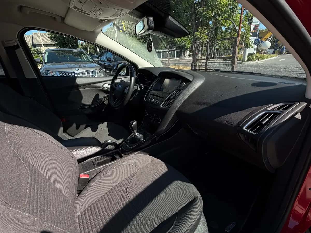 Ford Focus - fotografia 12