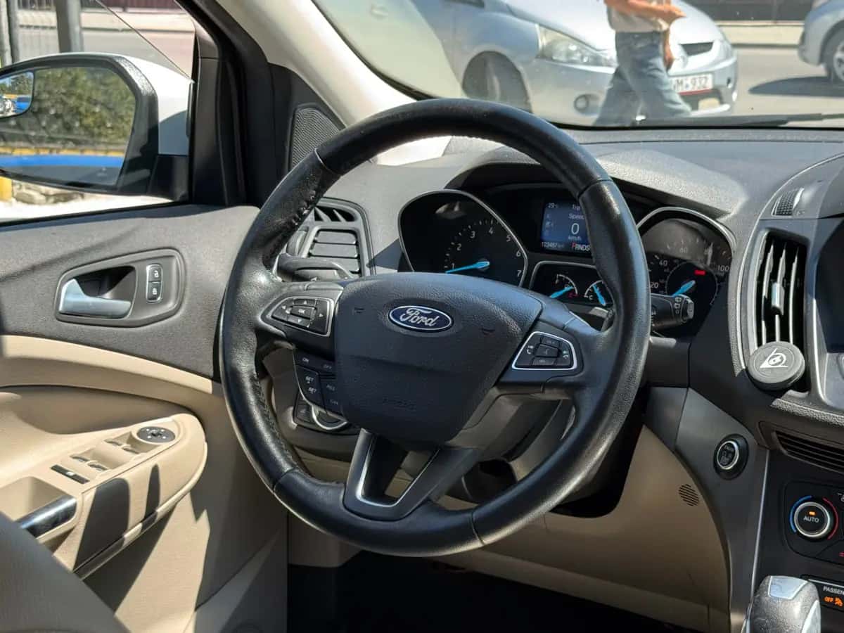 Ford Escape - фото 17