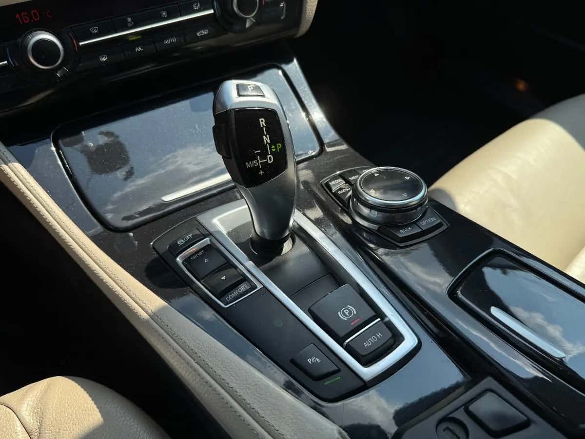 Bmw 5 Series - фото 11