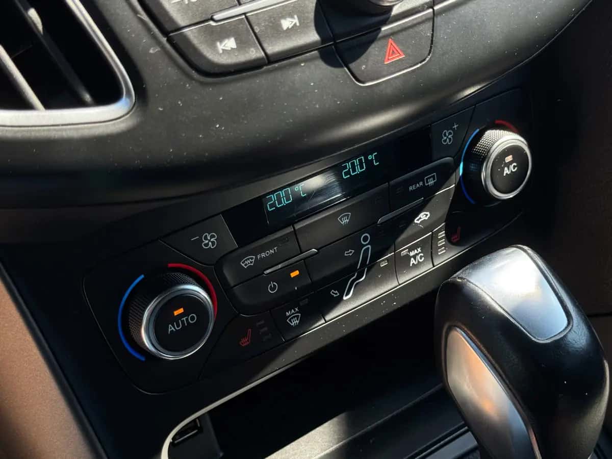 Ford Focus - фото 12