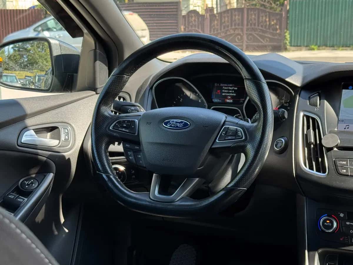 Ford Focus - фото 15