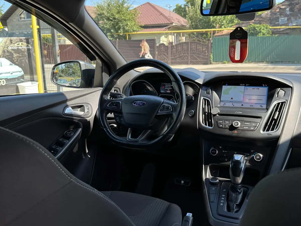 Ford Focus - фото 16