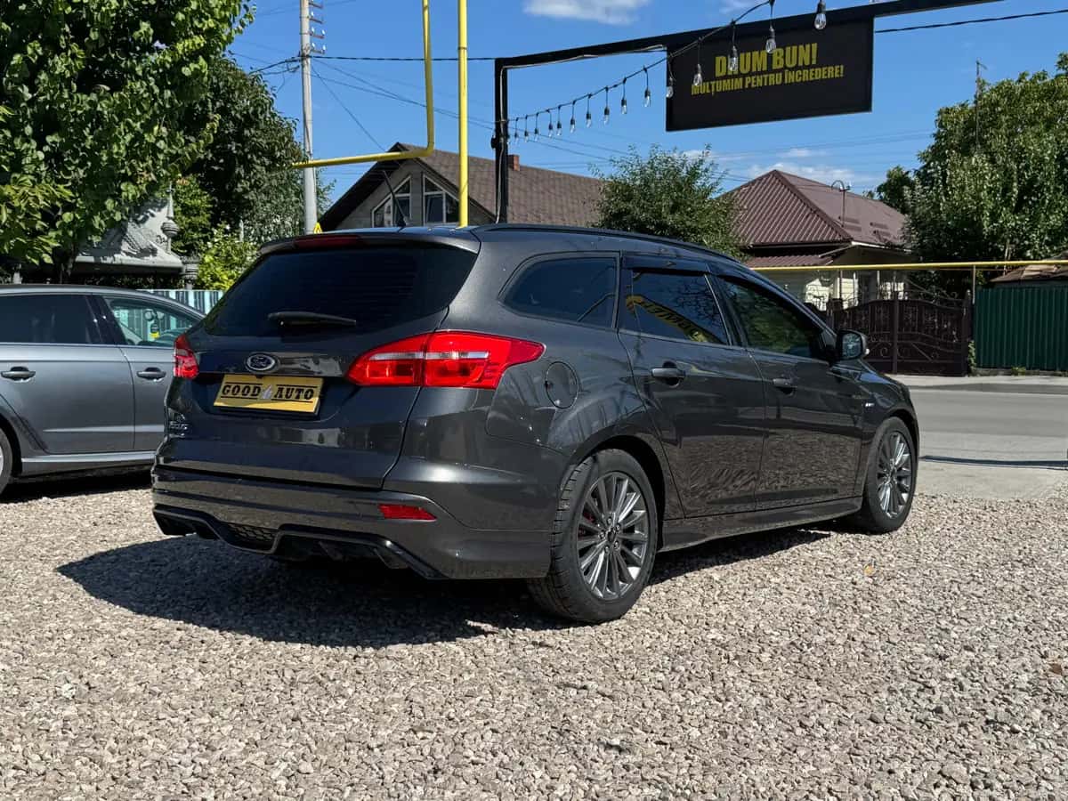 Ford Focus - фото 5