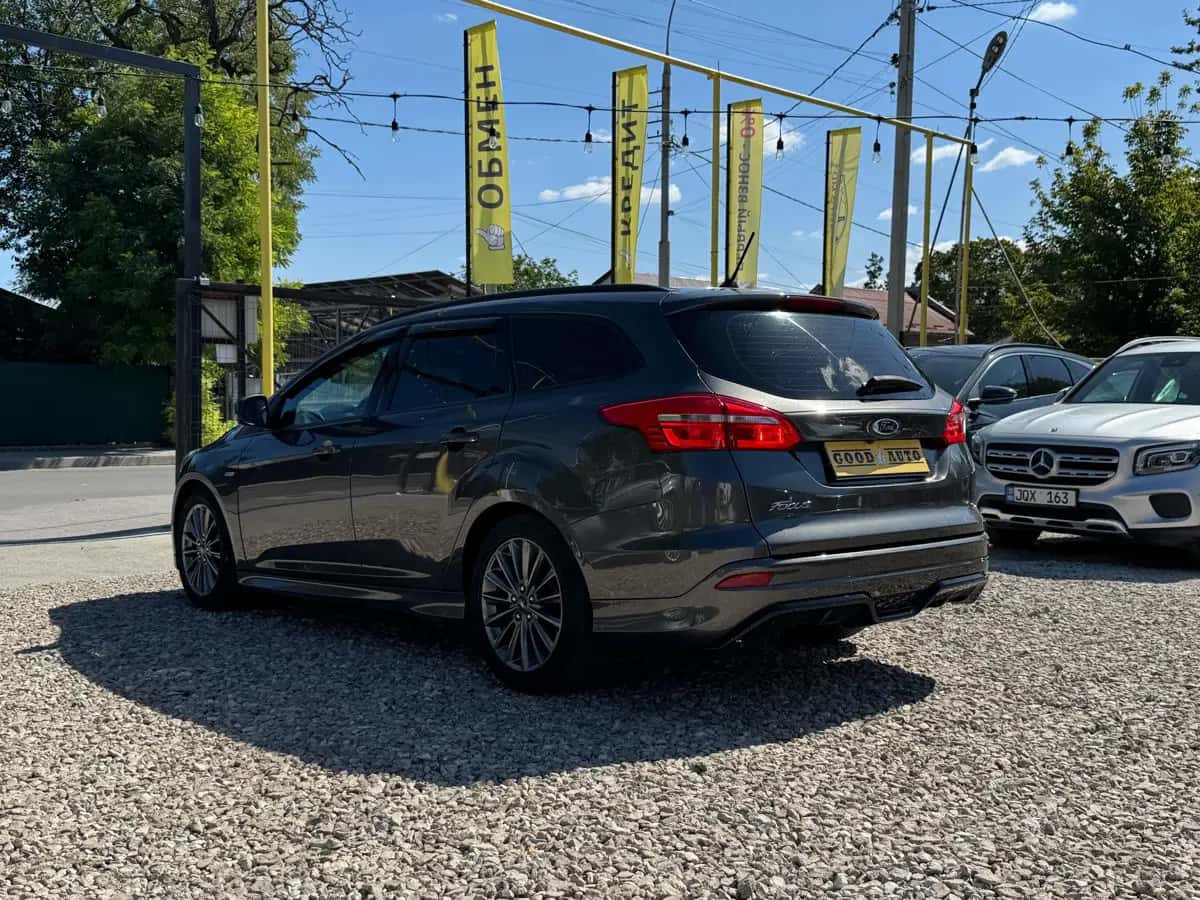 Ford Focus - фото 6