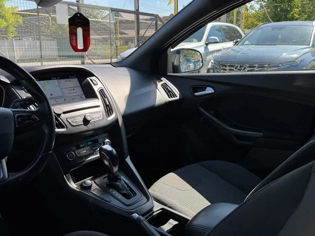Ford Focus - фото 10