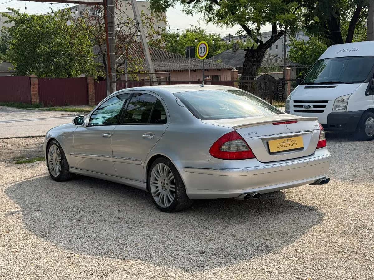 Mercedes E-Class - фото 5