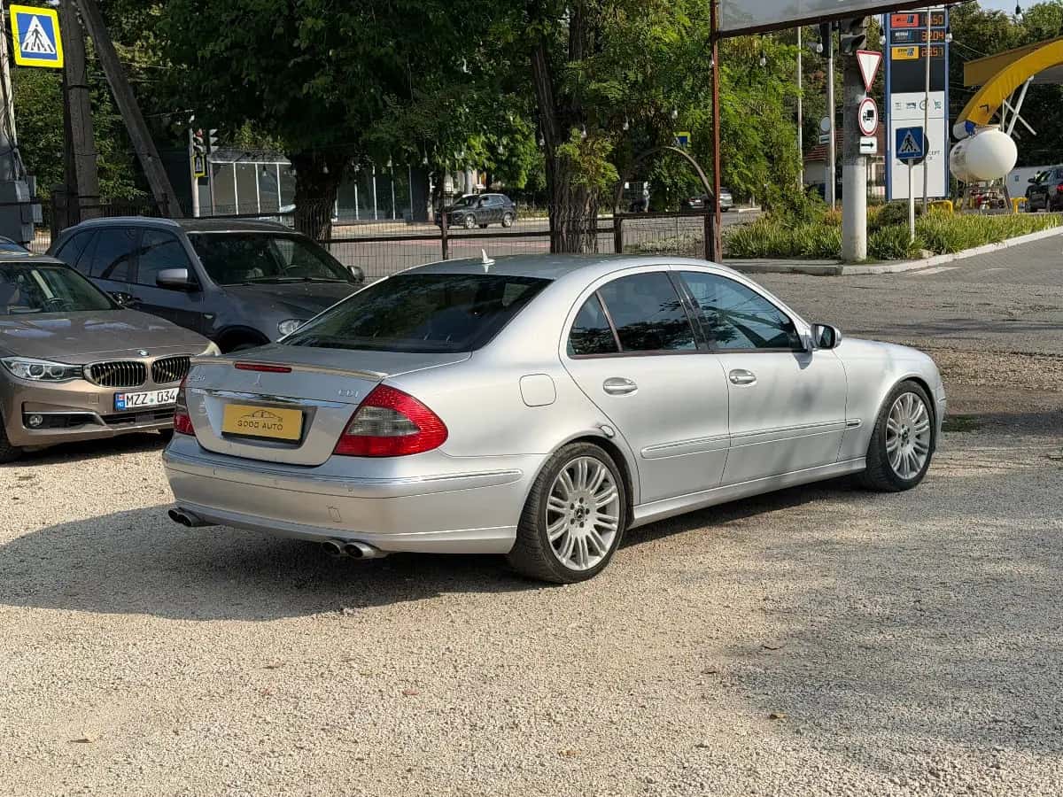 Mercedes E-Class - фото 7