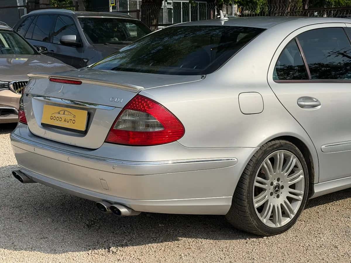 Mercedes E-Class - фото 8