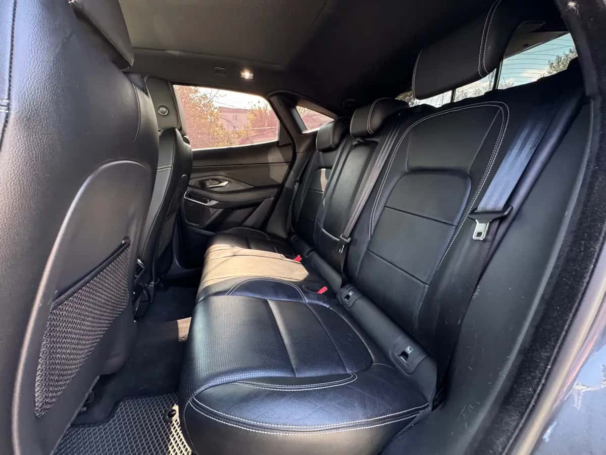 Jaguar E-Pace - фото 13