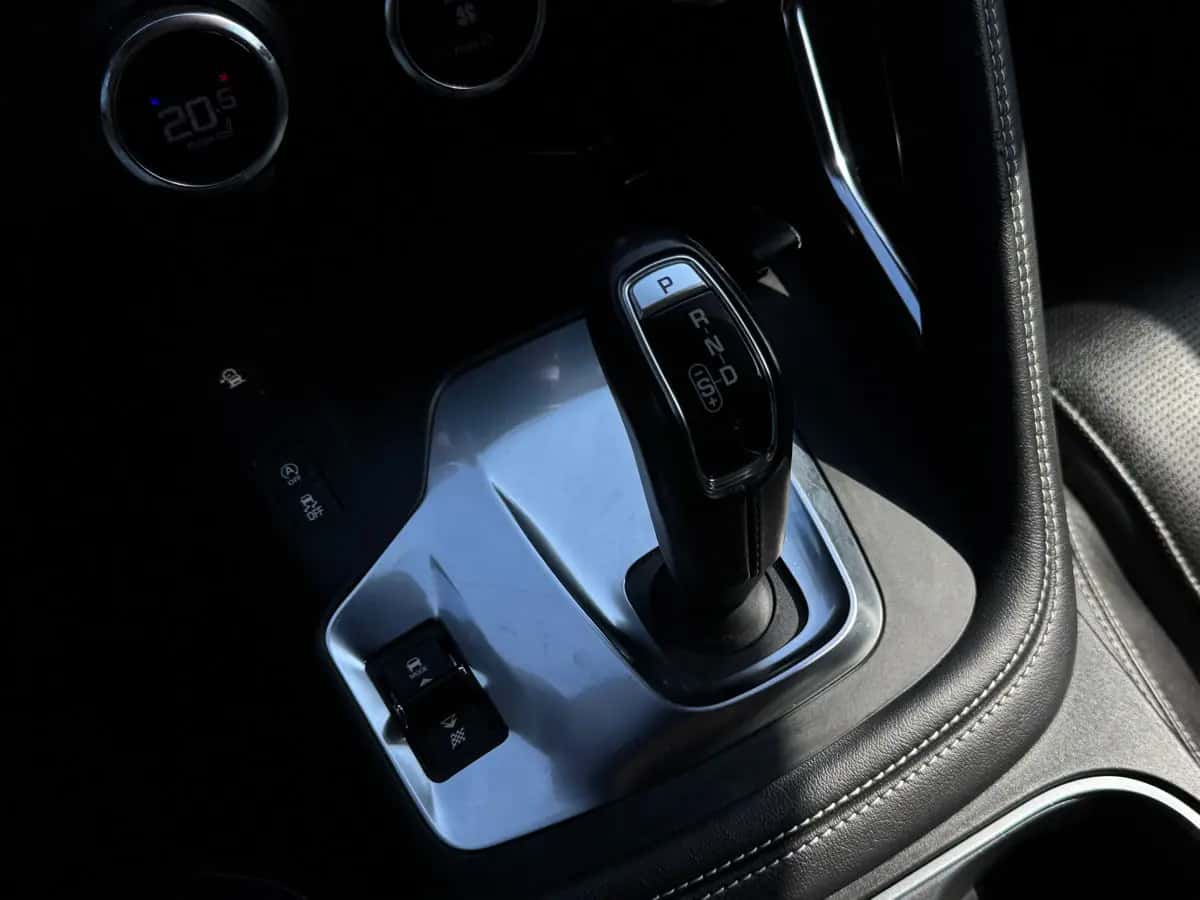 Jaguar E-Pace - фото 16