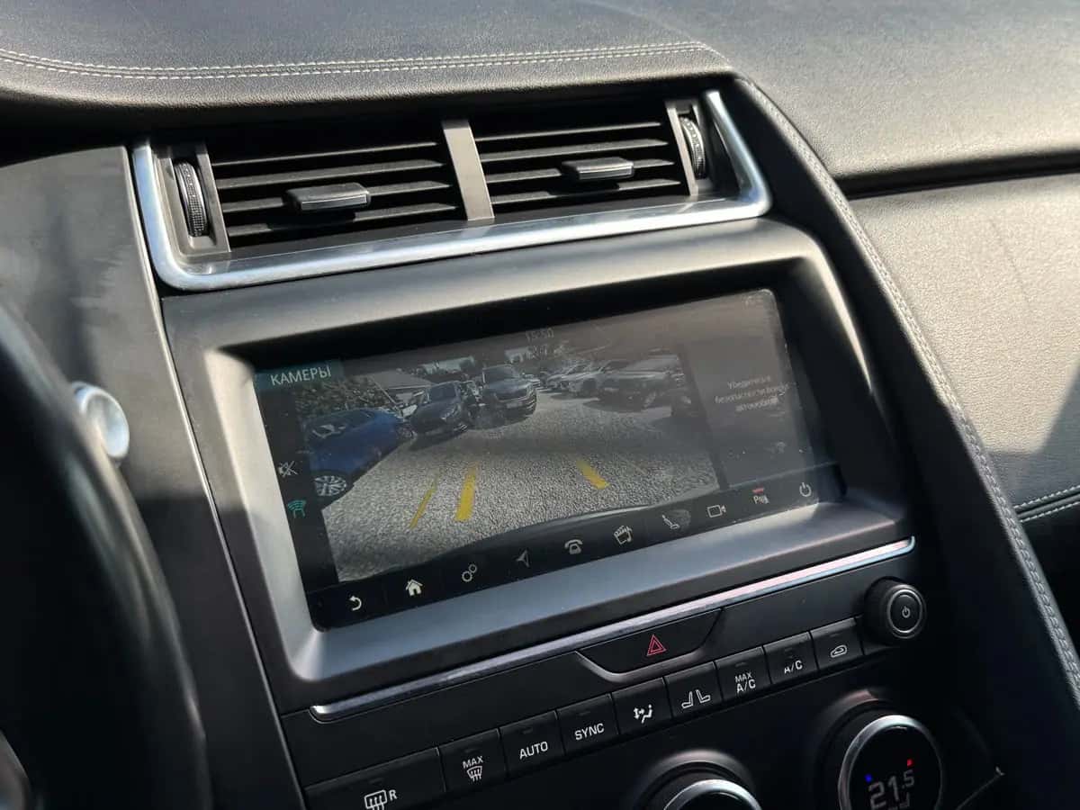 Jaguar E-Pace - фото 18
