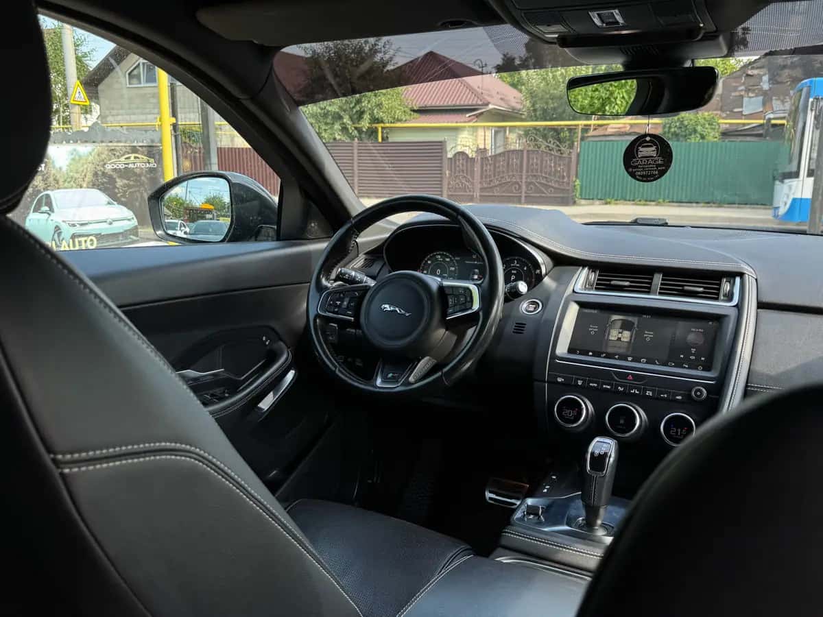 Jaguar E-Pace - фото 20