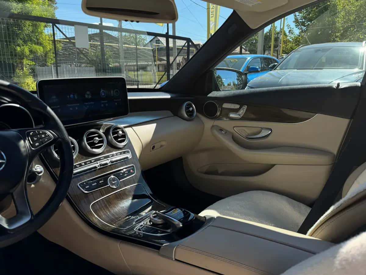 Mercedes C-Class - фото 14