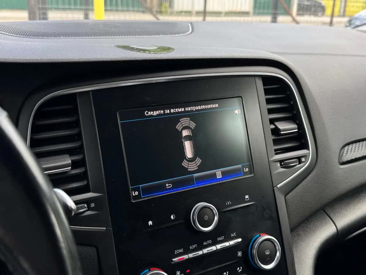 Renault Megane - фото 12
