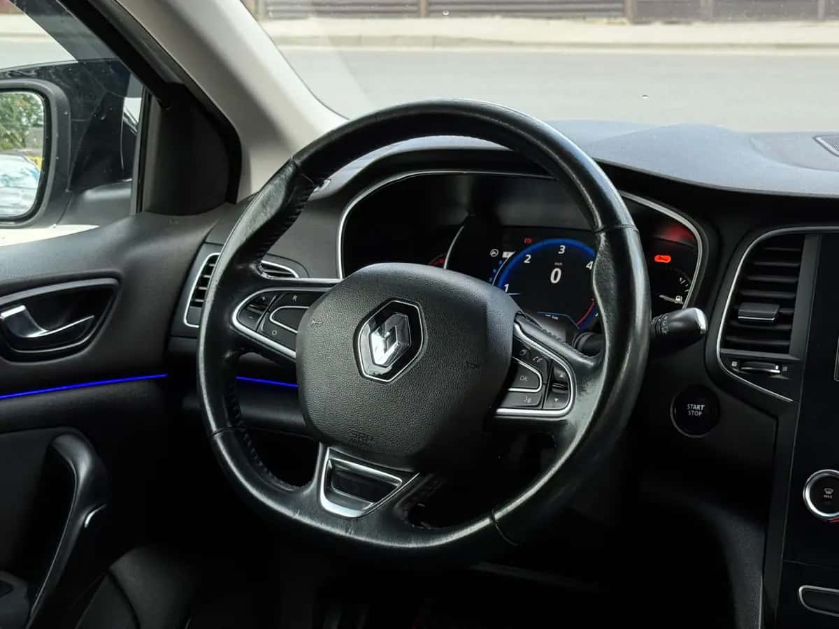 Renault Megane - фото 13