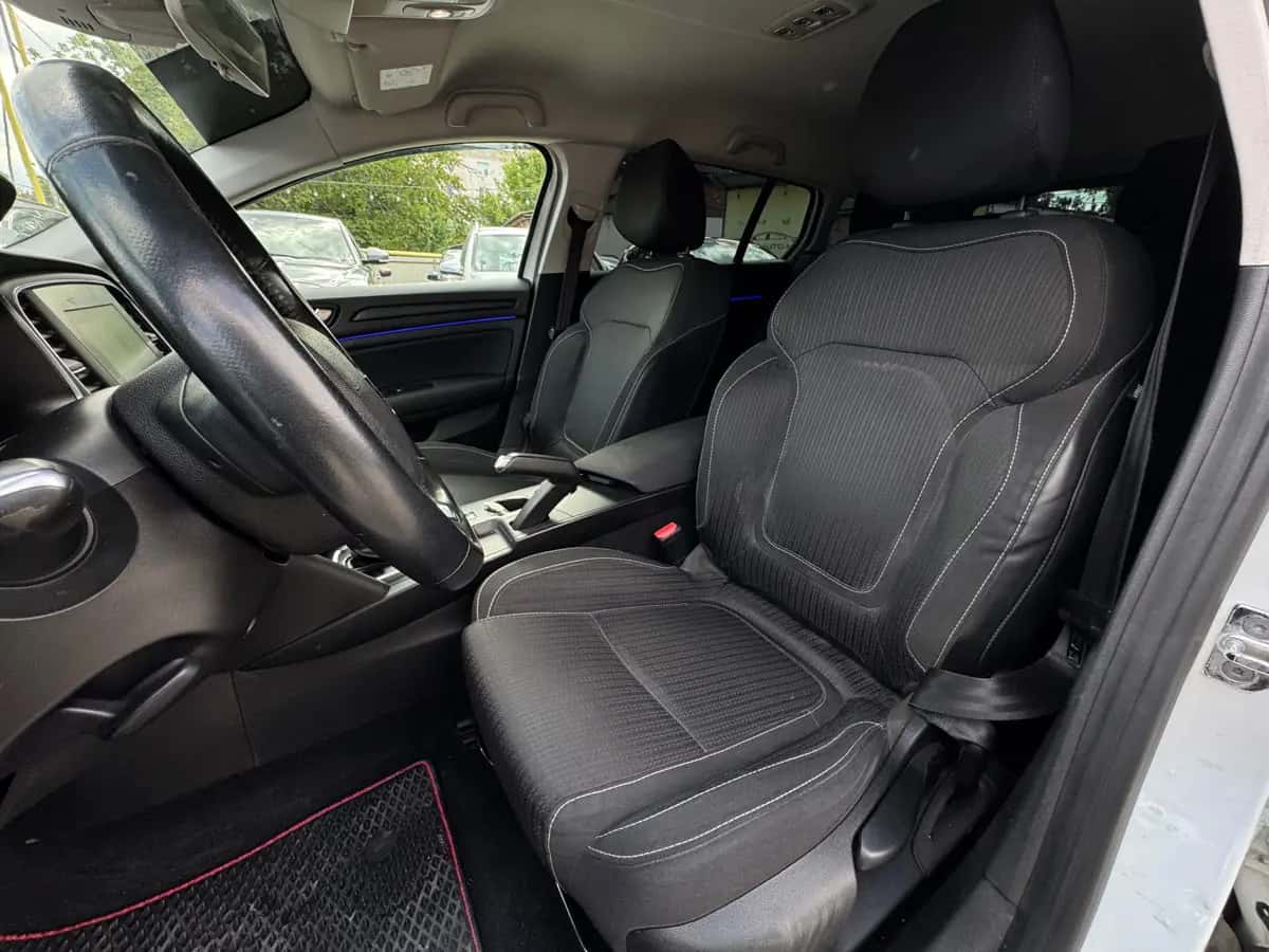 Renault Megane - фото 8