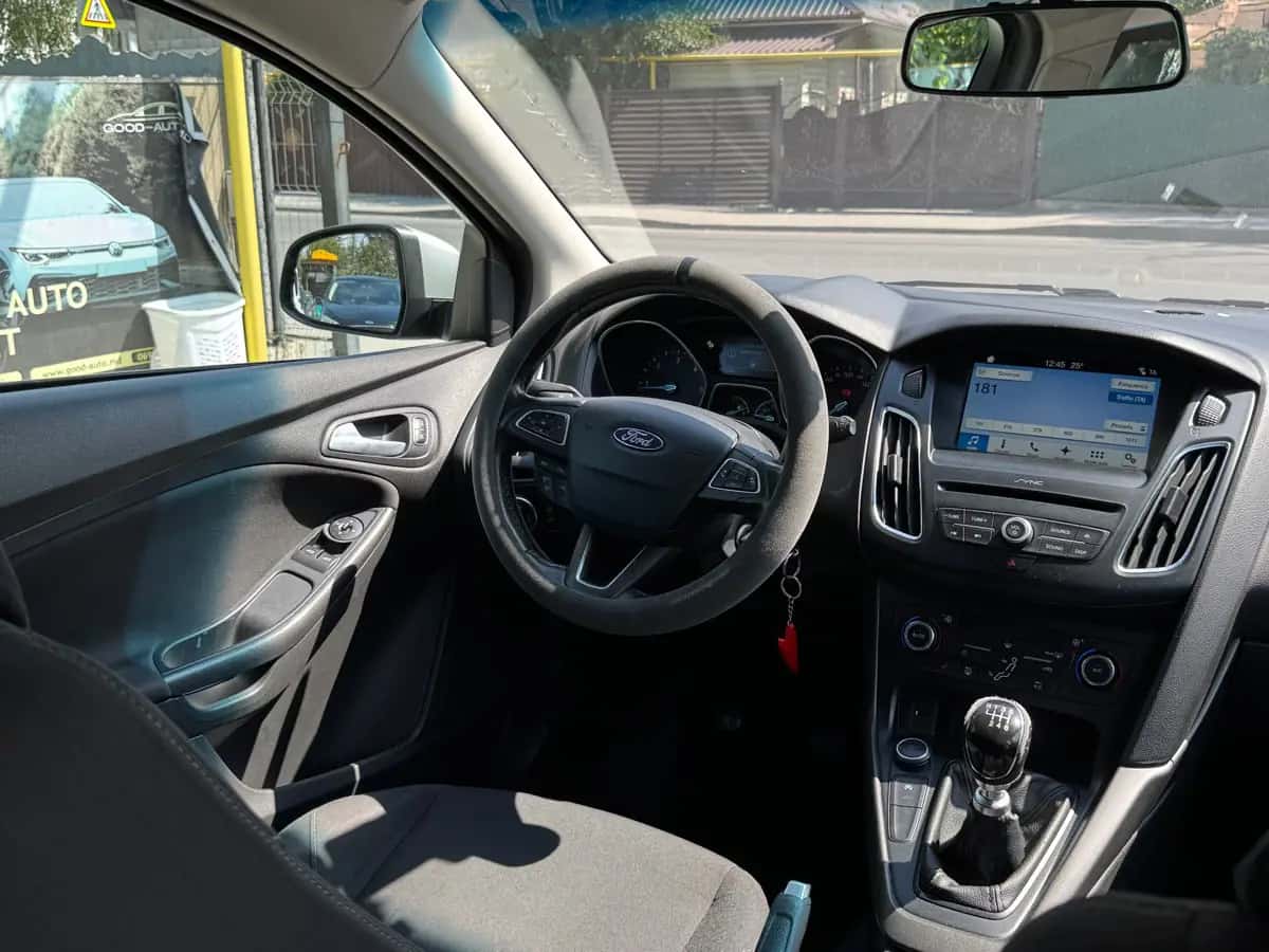 Ford Focus - фото 14