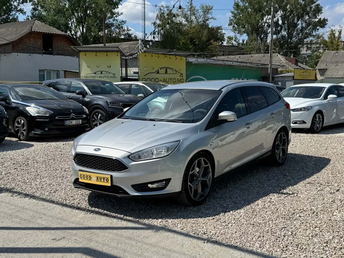 Ford Focus - фото 3