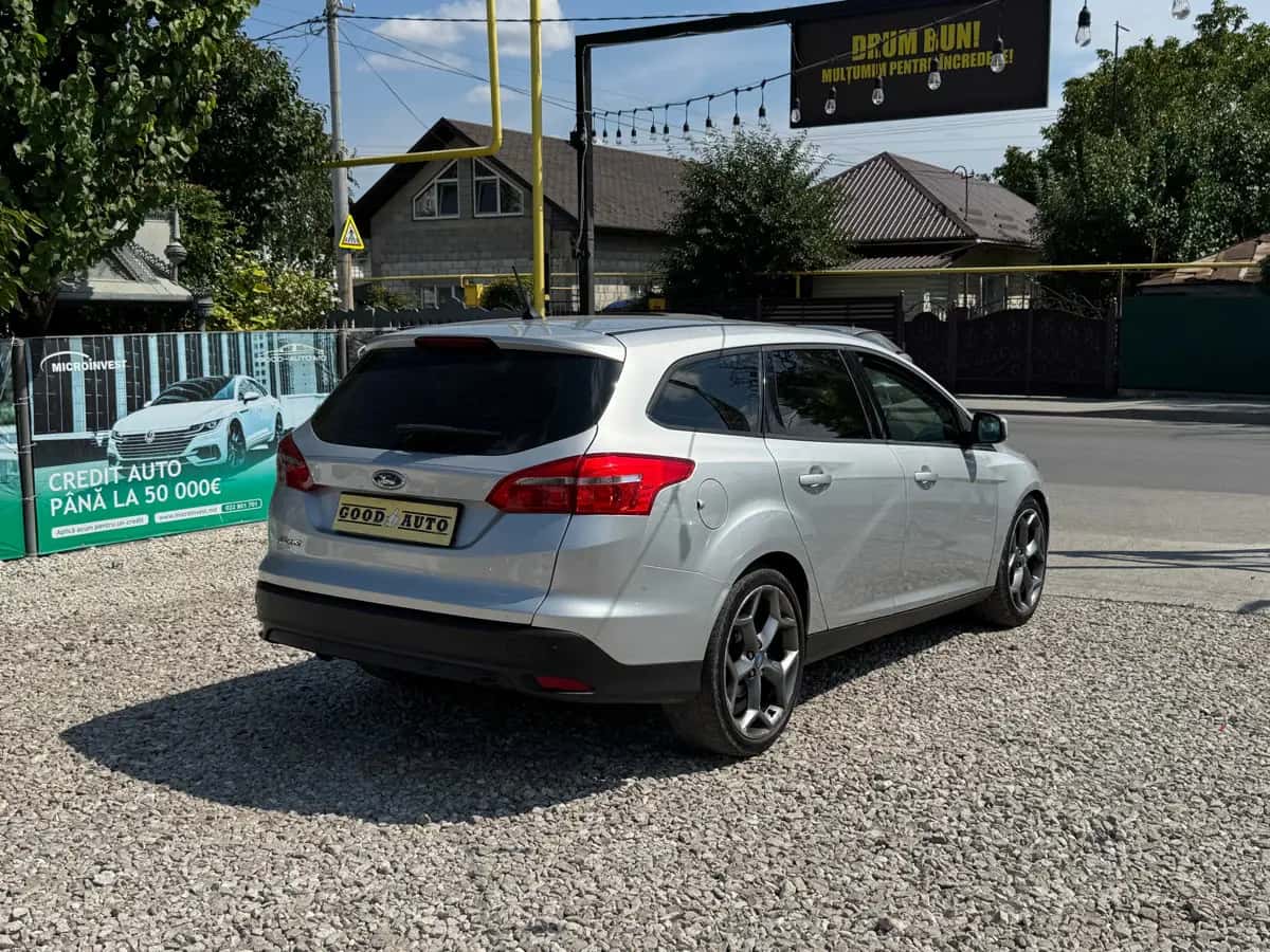 Ford Focus - фото 4