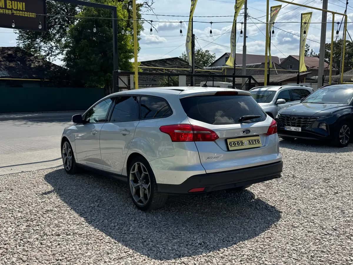 Ford Focus - фото 5