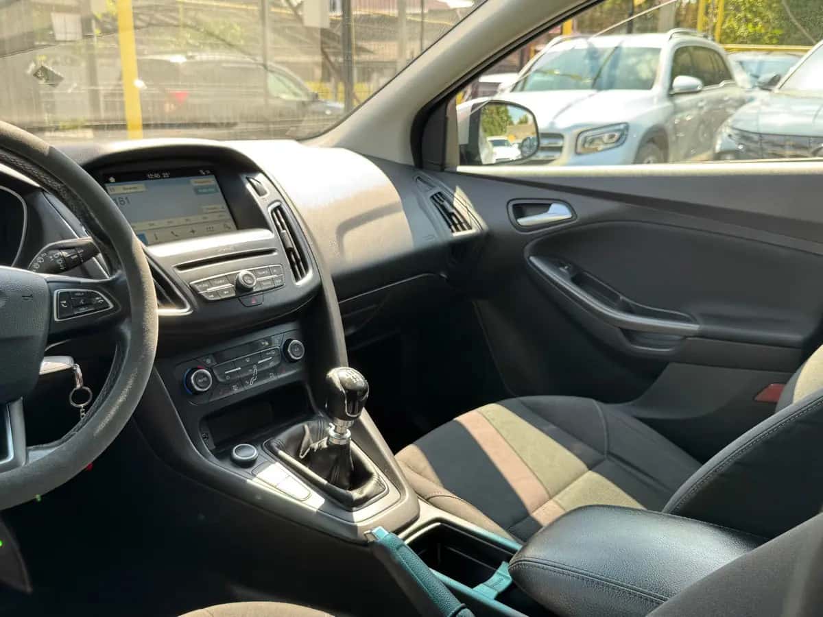Ford Focus - фото 9