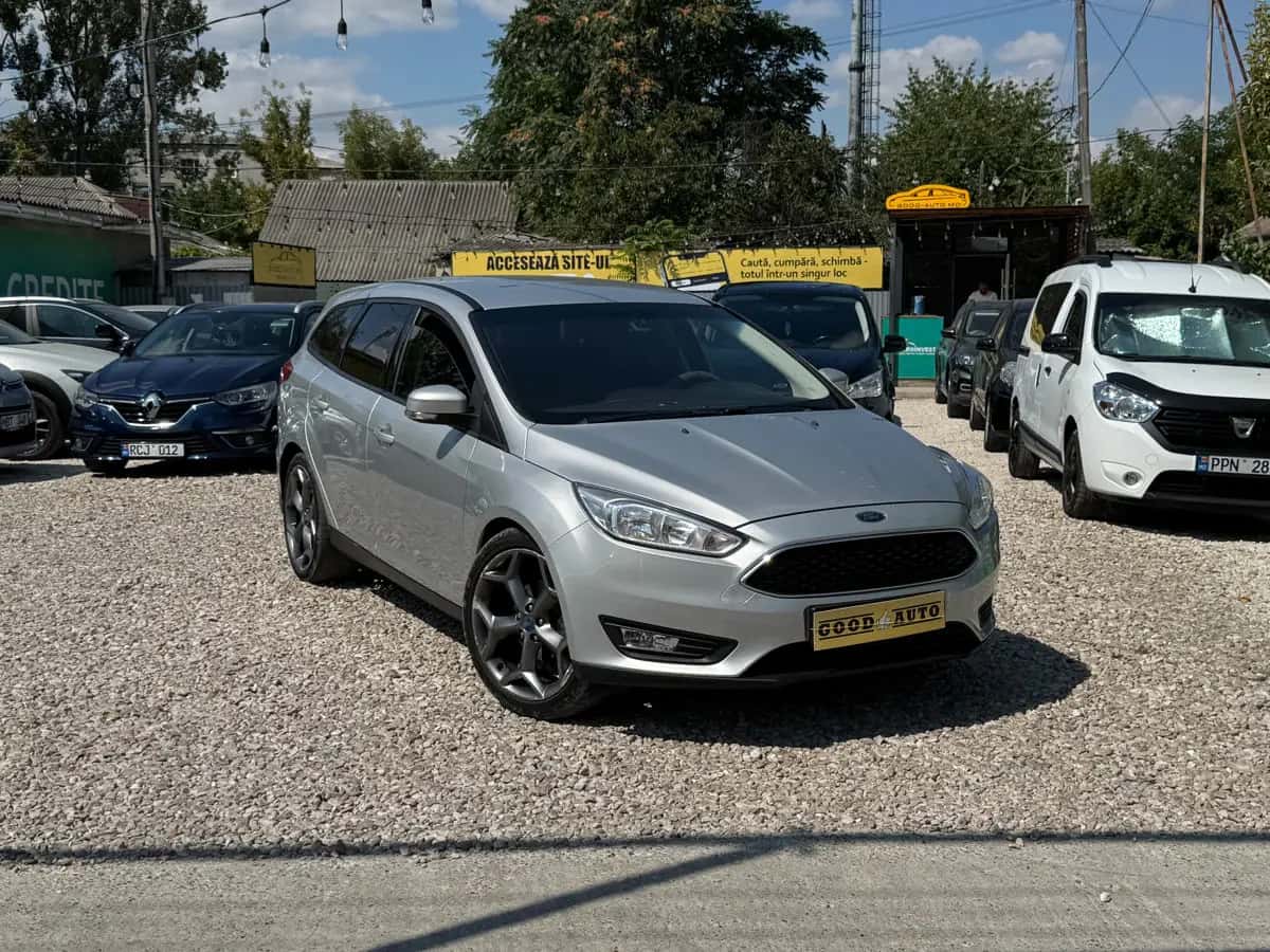 Ford Focus - фото 1