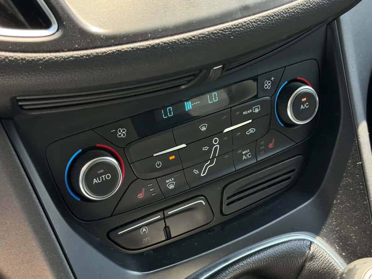 Ford C-Max - fotografia 11