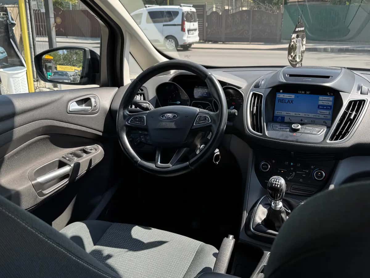 Ford C-Max - fotografia 14