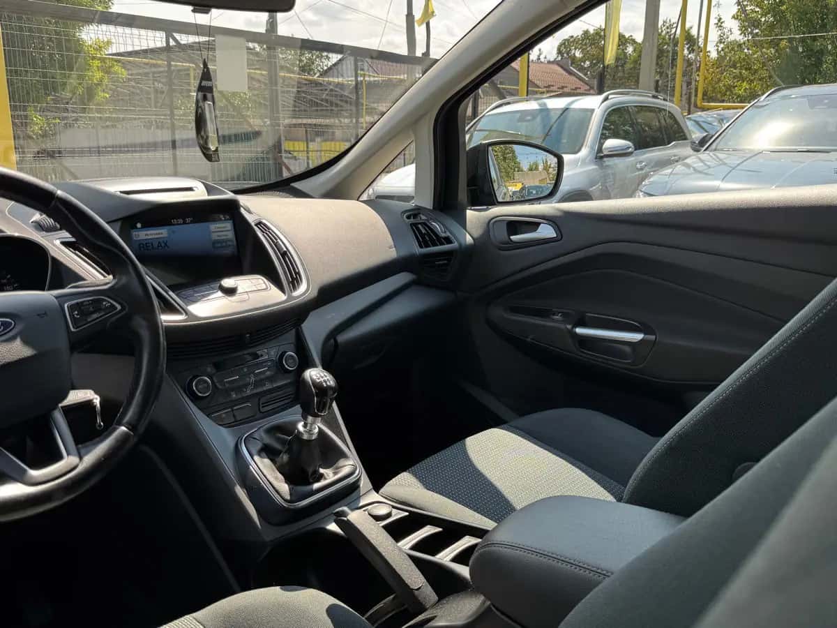 Ford C-Max - fotografia 9