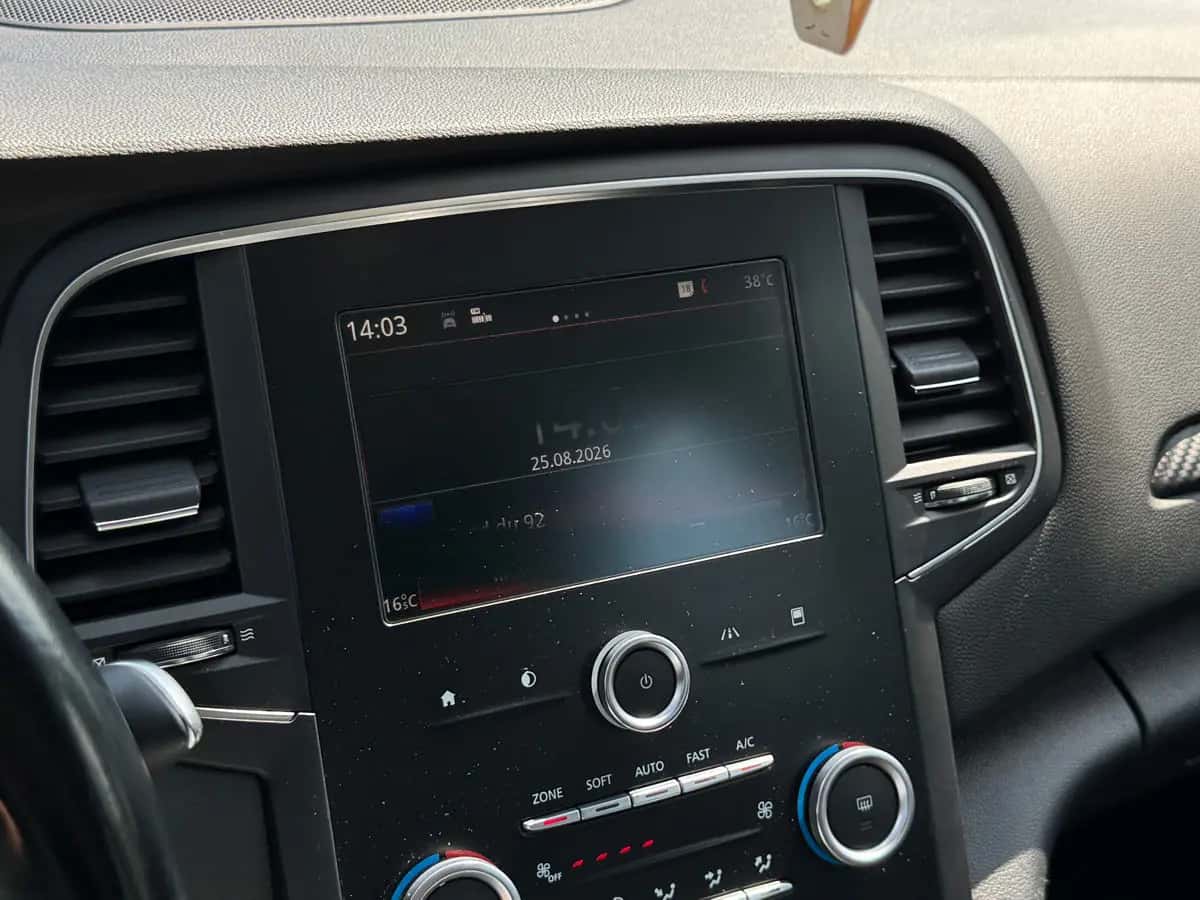 Renault Megane - фото 12