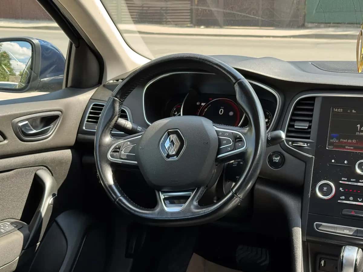 Renault Megane - фото 13