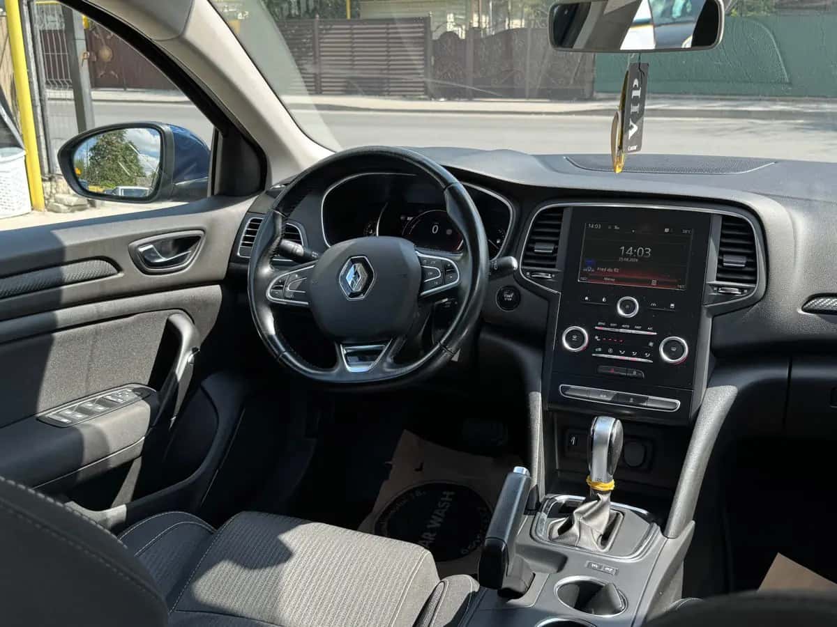 Renault Megane - фото 14