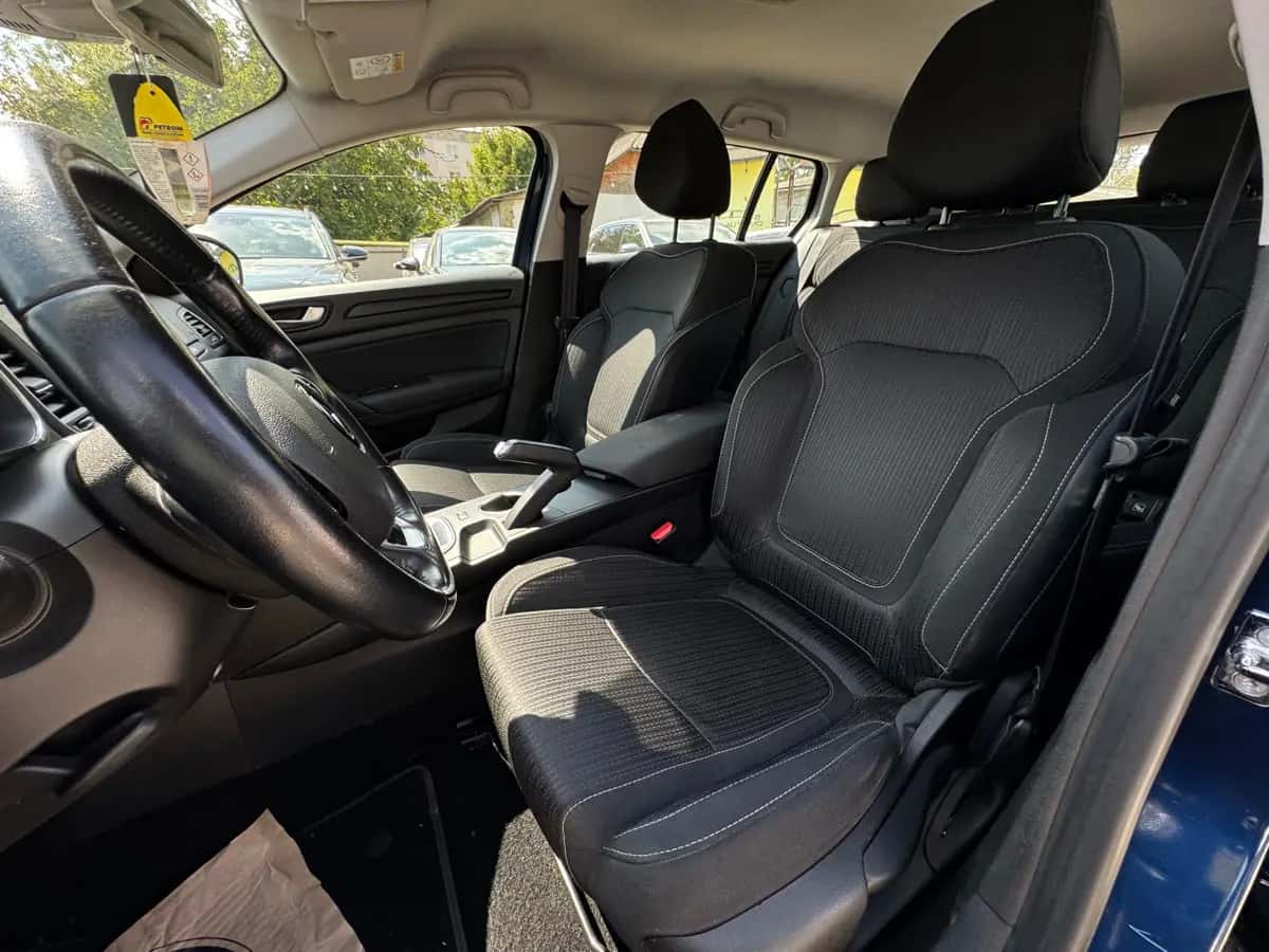 Renault Megane - фото 9