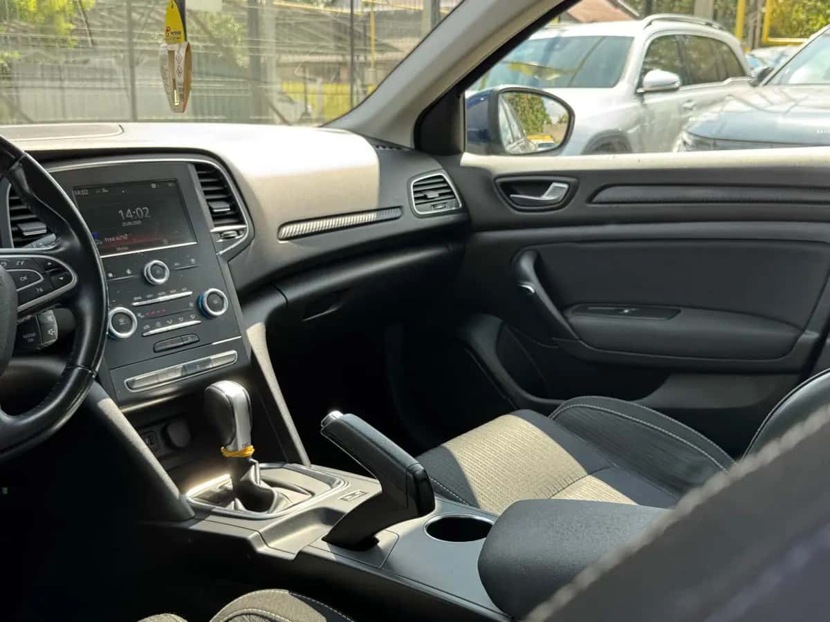 Renault Megane - фото 10