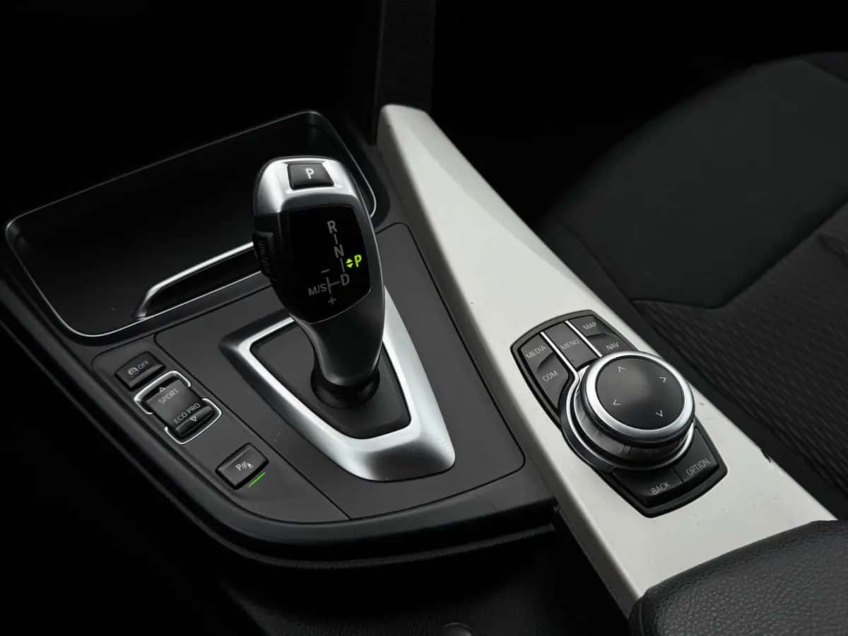 Bmw 3 Series - fotografia 12