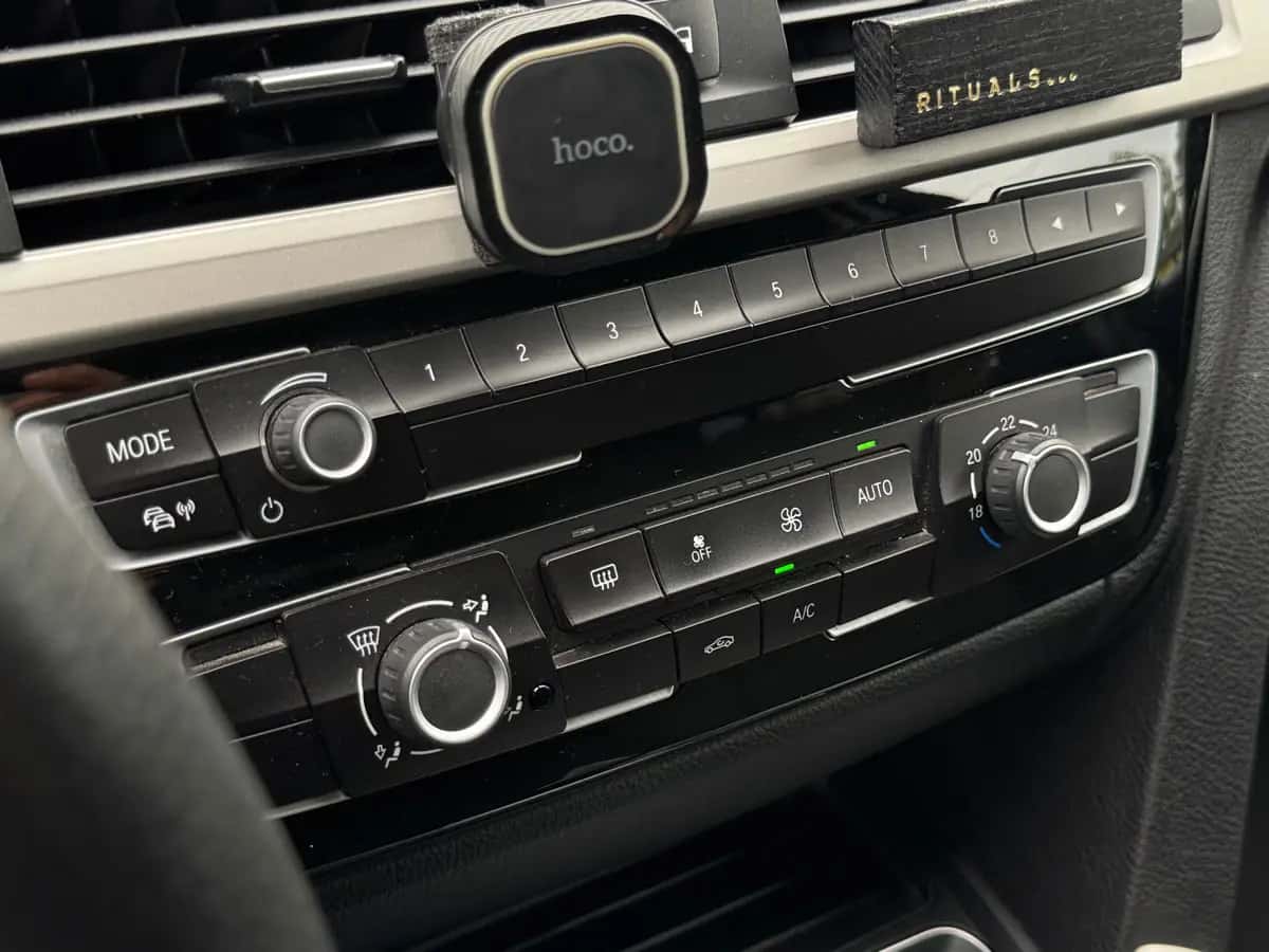 Bmw 3 Series - fotografia 13