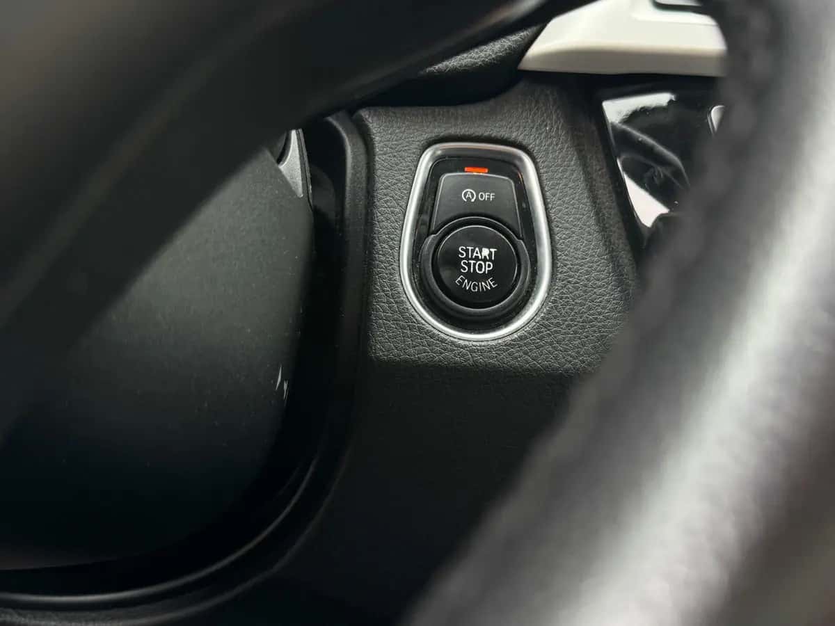 Bmw 3 Series - fotografia 16